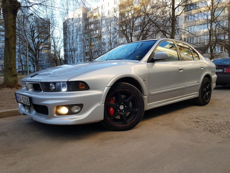 Mitsubishi Galant акула