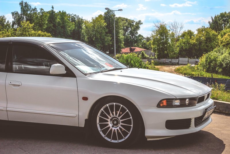 Mitsubishi Galant акула
