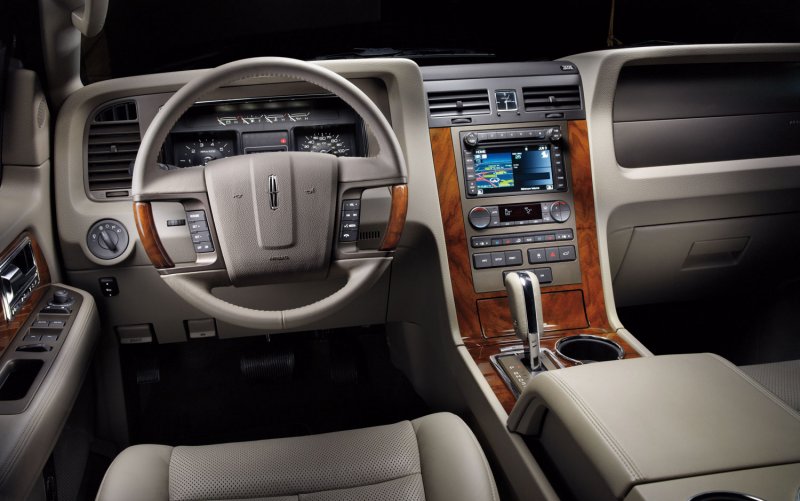 Lincoln Navigator Interior