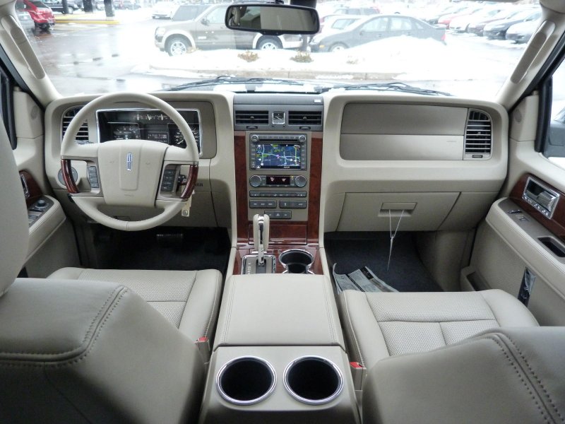 Lincoln Navigator 2005 салон