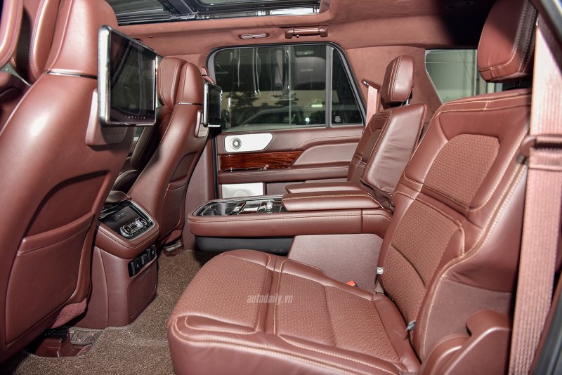 Lincoln Navigator 2018 салон
