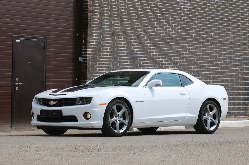 Chevrolet Camaro 2021 White