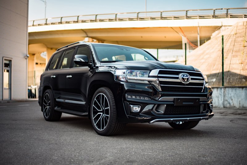 Toyota Land Cruiser 200 Tuning Land