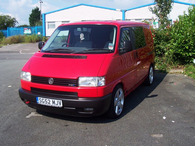 Volkswagen Transporter t4 красный