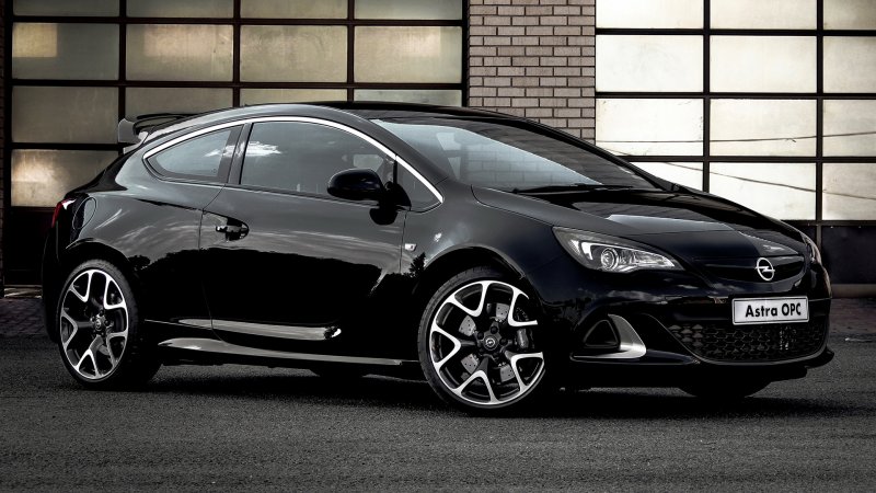 Opel Astra GTC 2012 черная