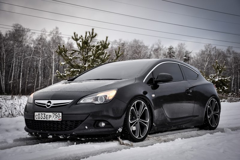 Opel Astra GTC 2014 черный