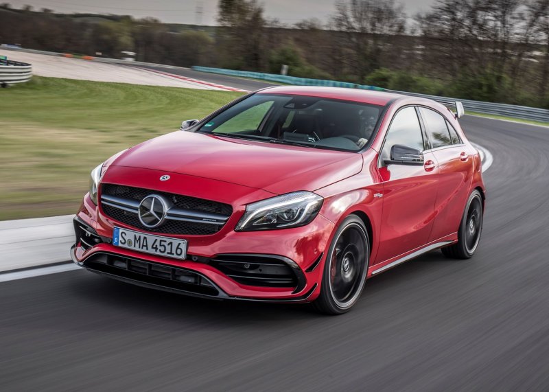 Mercedes Benz a 45 AMG 2021