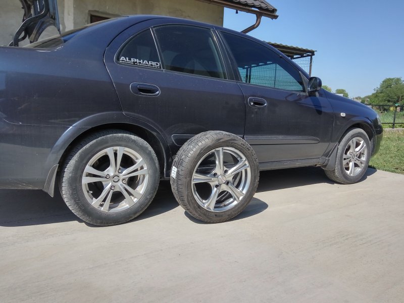 Nissan Almera b10 на дисках