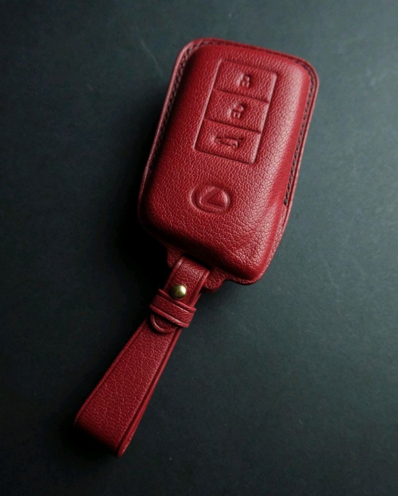Чехлы для Лексус 570 ключ