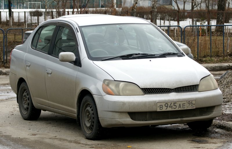 Тойота Платц 1995