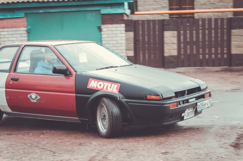Toyota Trueno 85