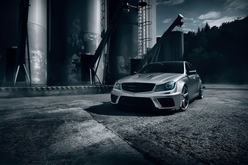 Mercedes c63 AMG черный матовый