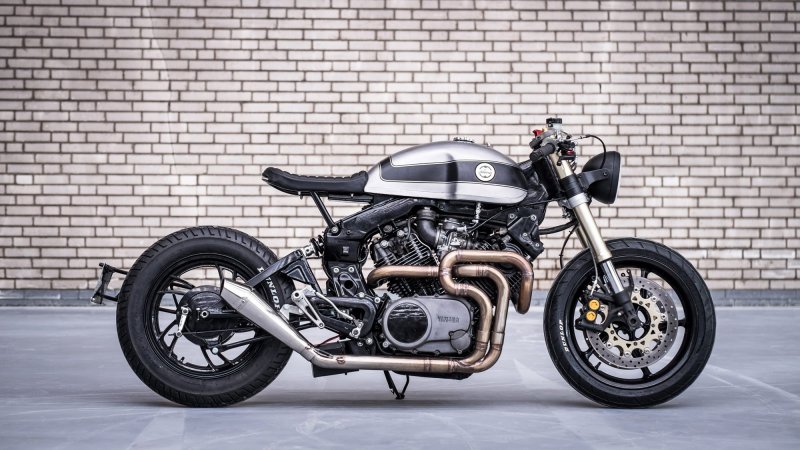 Yamaha XV 750 Custom