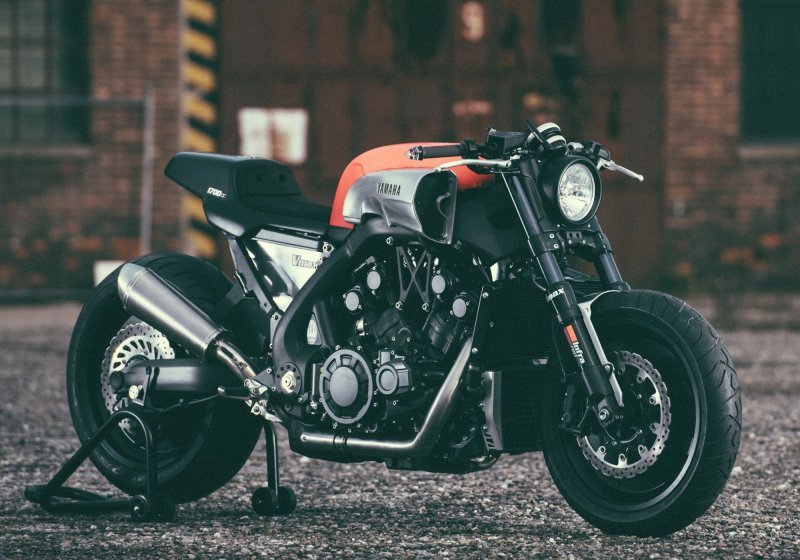 Yamaha v Max 1700 Cafe Racer