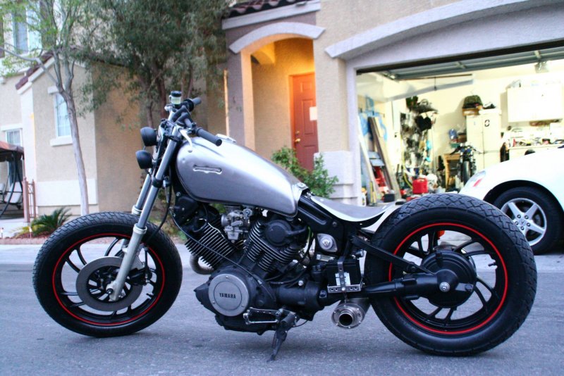 Yamaha XV 750 Custom