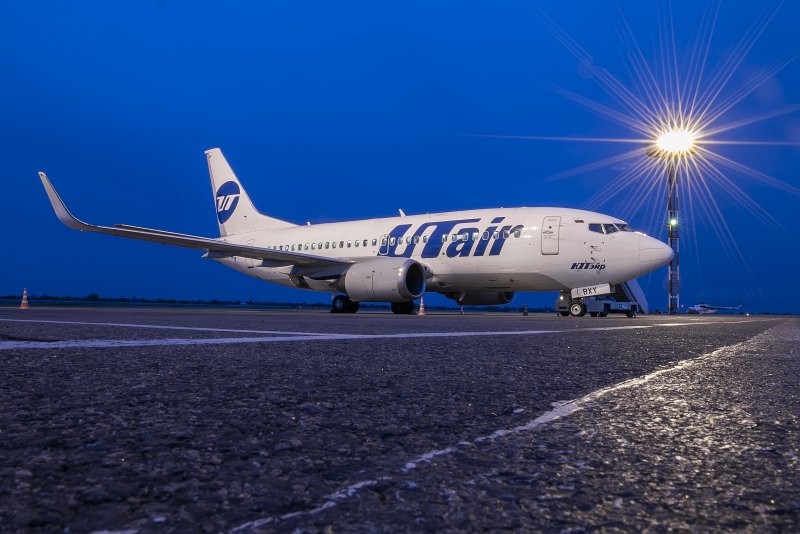 Самолет ЮТЭЙР Боинг 737