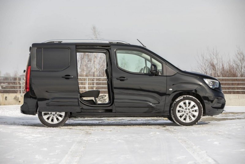 Opel Combo Life 2021 вид снизу