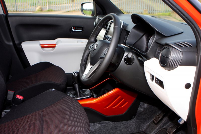Suzuki Ignis 2 салон