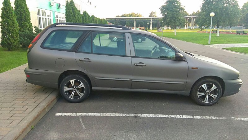 Mazda 323 1998г.