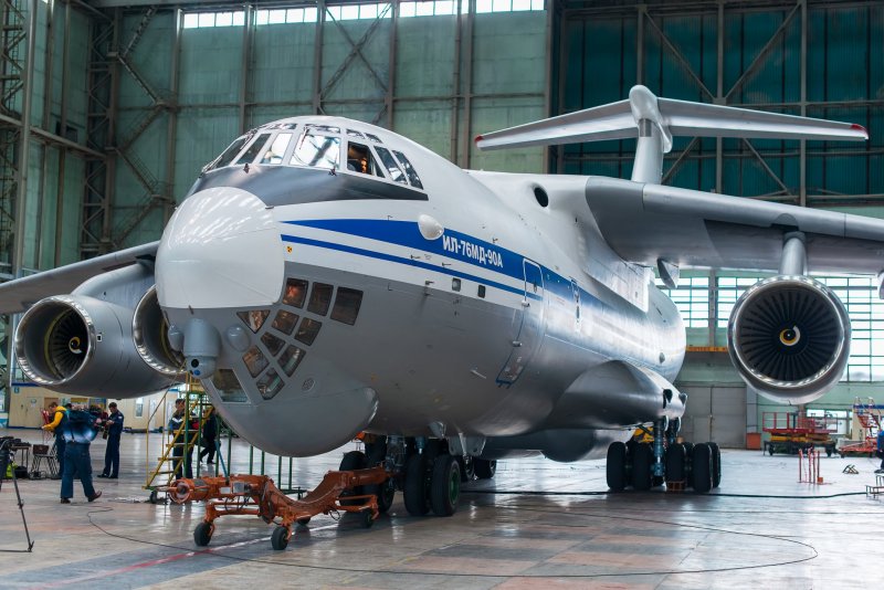 Самолёт ил-76мд-90а