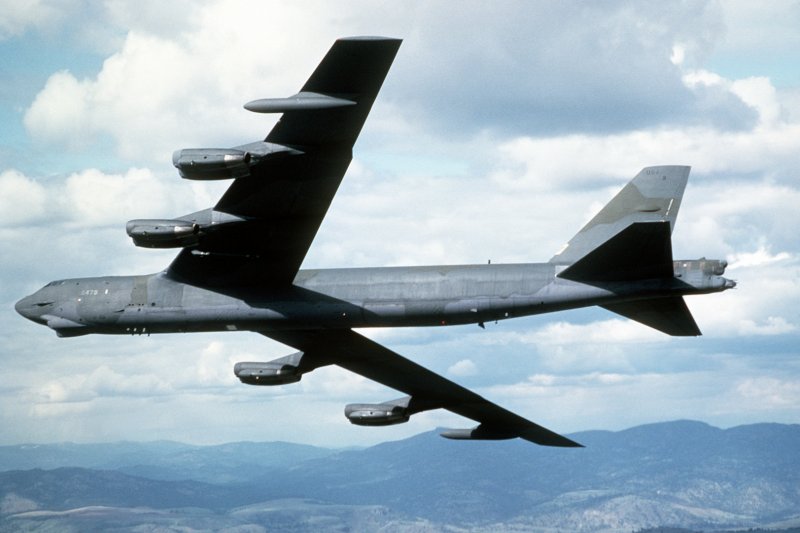 Американский бомбардировщик b 52