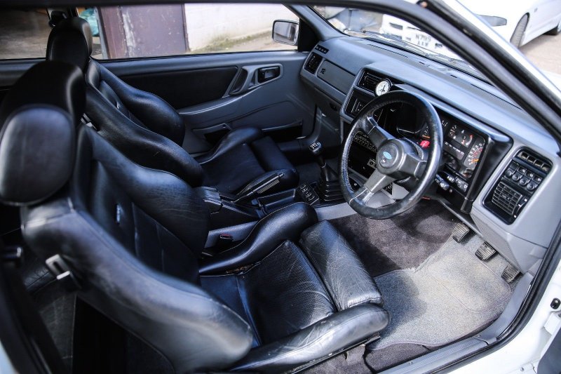 Sierra RS Cosworth салон