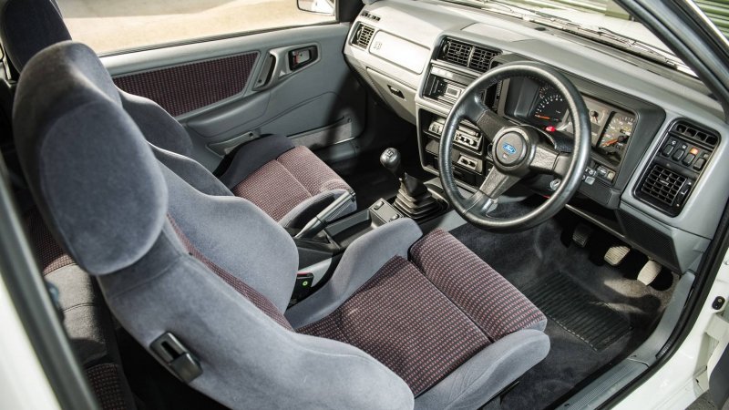 Sierra RS 500 салон