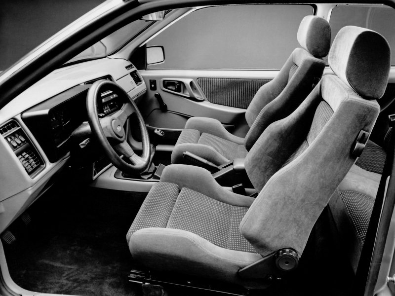 Sierra RS Cosworth 1986 Interior