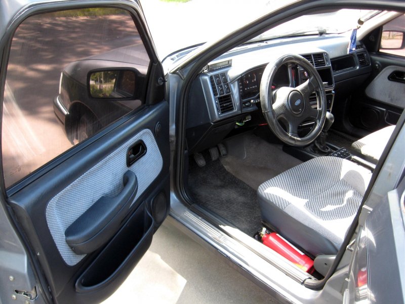 Ford Sierra Ghia салон