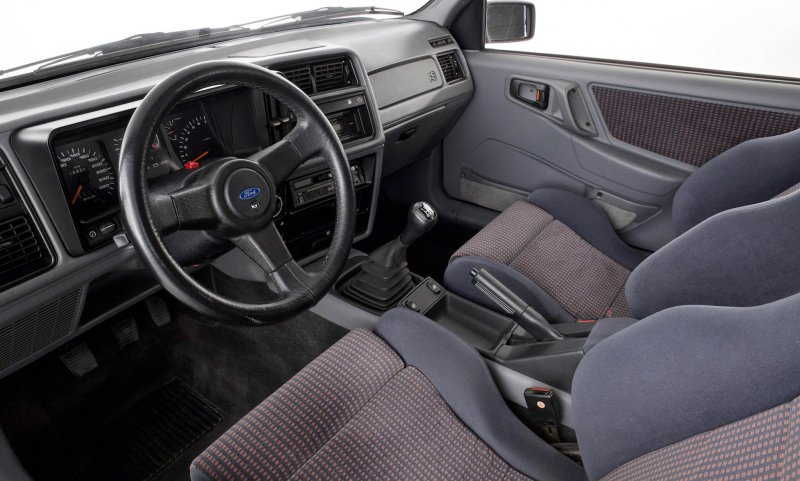 Ford Sierra 1985 салон