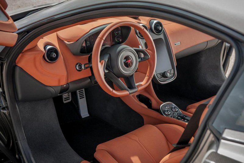 Макларен 570s салон