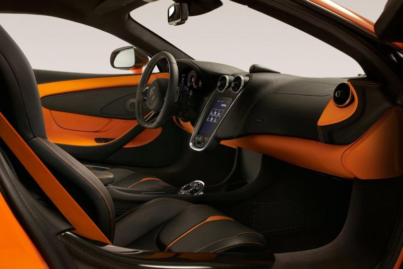 MCLAREN 570s салон