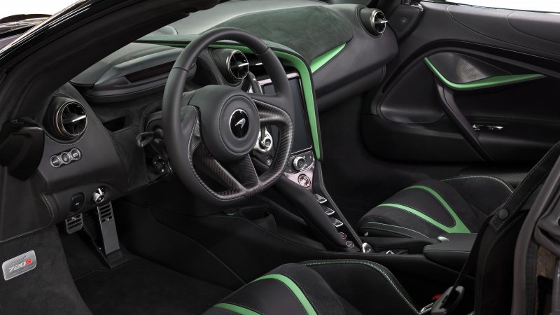 MCLAREN 720s салон