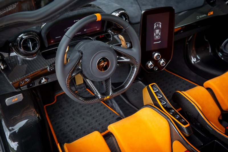 Макларен Senna GTR салон