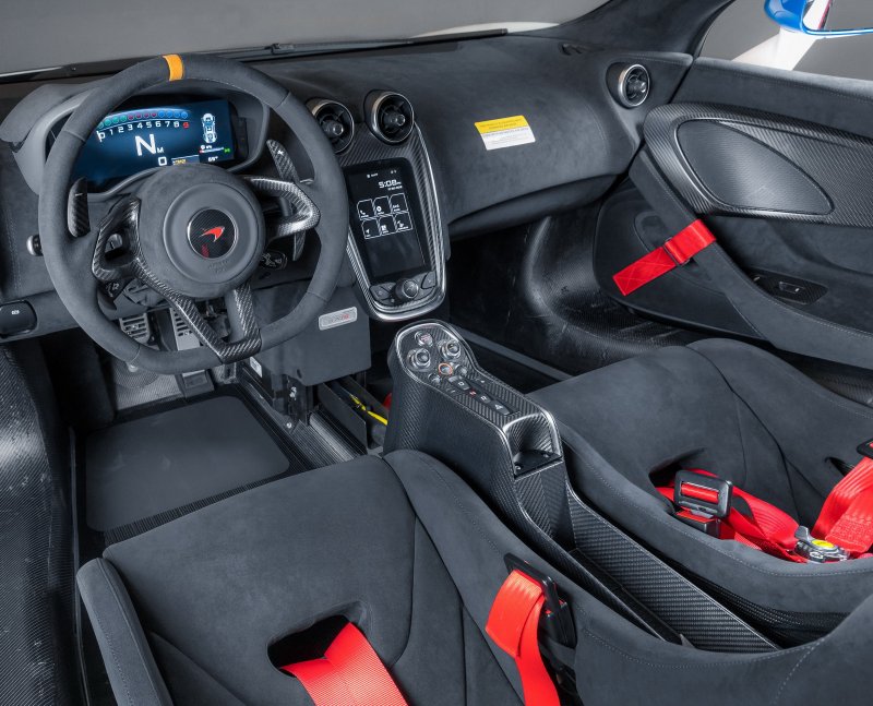 MCLAREN 620r салон