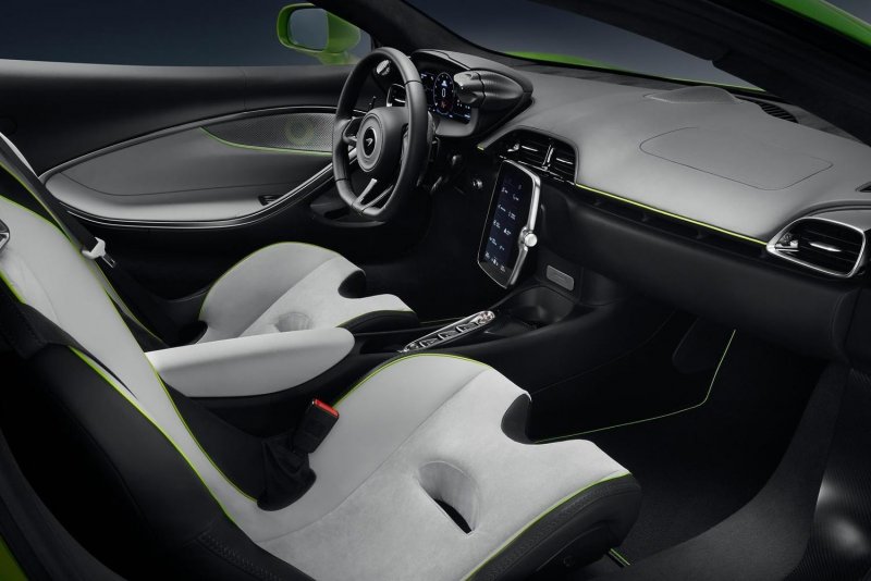 MCLAREN Artura 2021