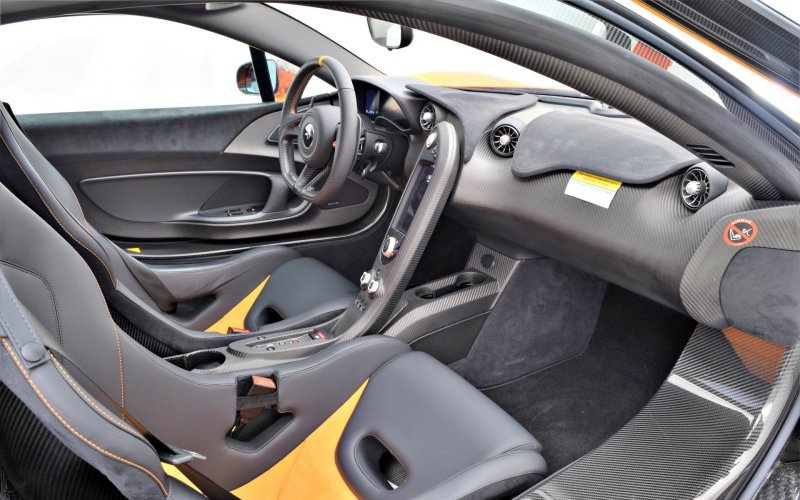 MCLAREN p1 салон
