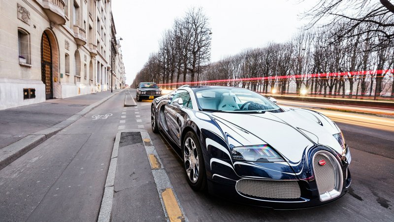 Bugatti Veyron автосалон