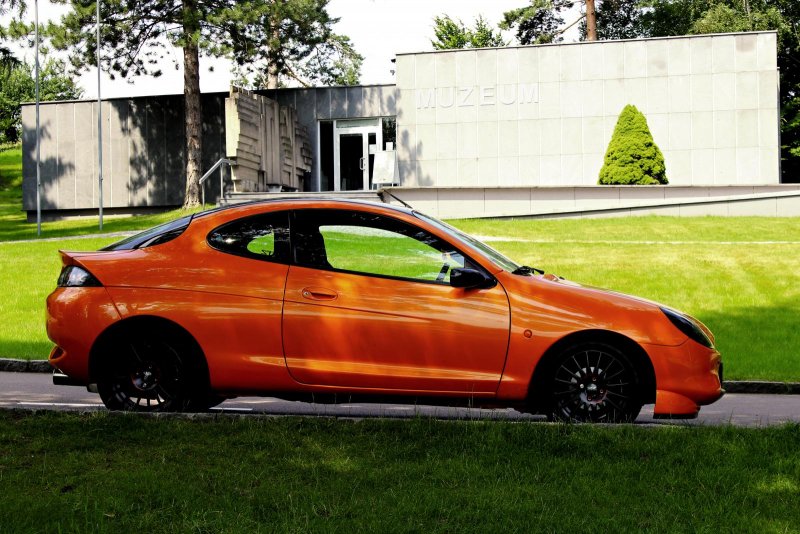 Ford Racing Puma зеленая