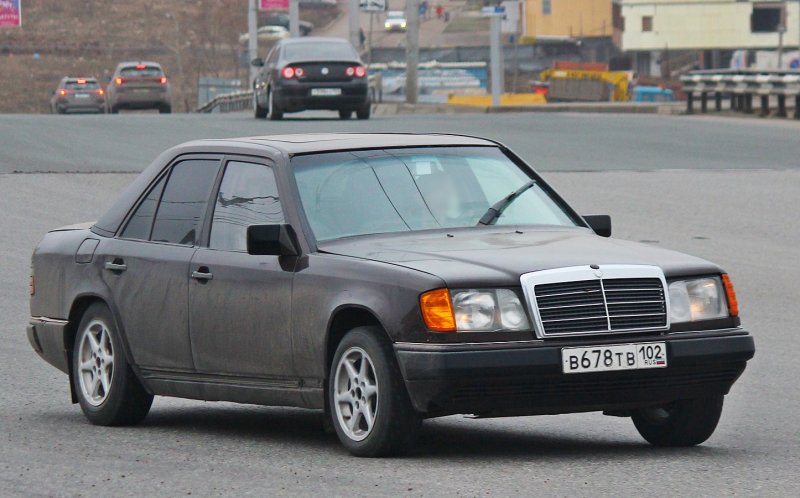 Мерседес d102