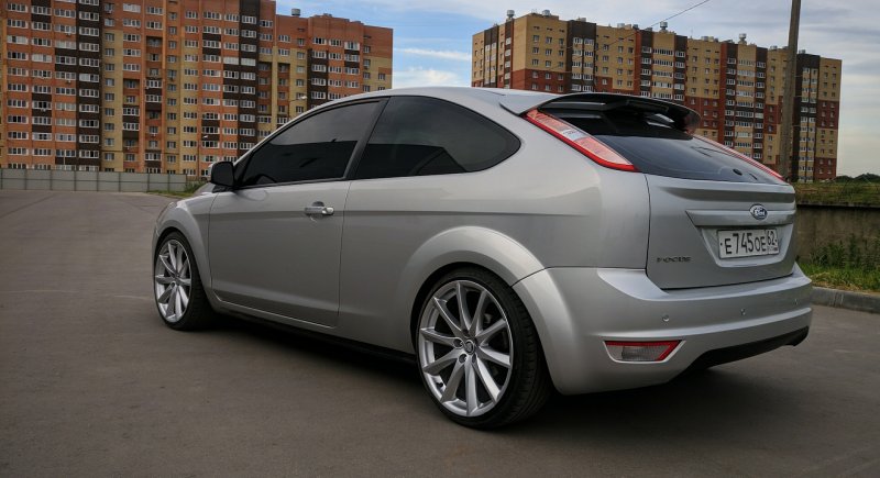 Ford Focus 2 r19