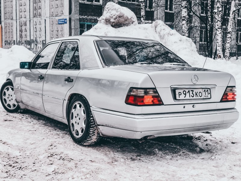 Мерседес кабан 124 90е