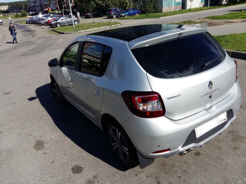 Renault Logan 2012 бокс на крышу