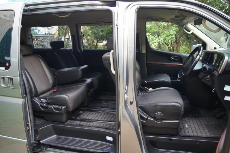 Nissan Elgrand 2005