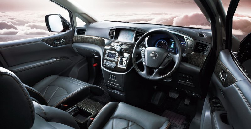 Nissan Elgrand 2014