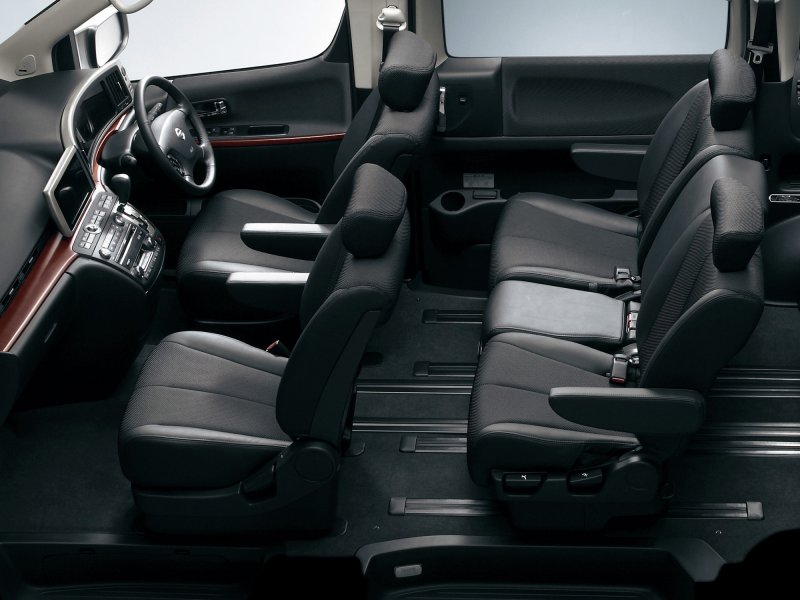 Nissan Elgrand 2008 салон
