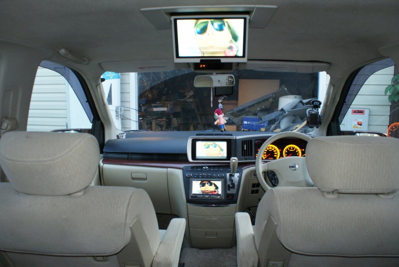 Nissan Elgrand 2005