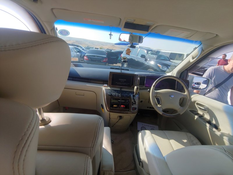 Nissan Elgrand 3.5