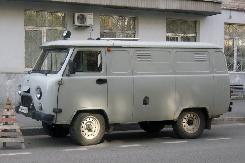 УАЗ бортовой 3741