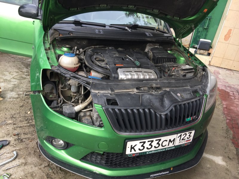 Фабия 1.2 подкапотка